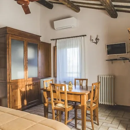 Farm stay Agriturismo Le Due Torri Ponte Pazienza